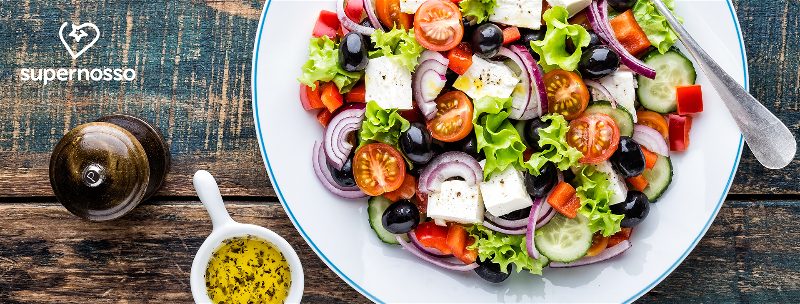 Salada Grega: 2 receitas fáceis para saborear!