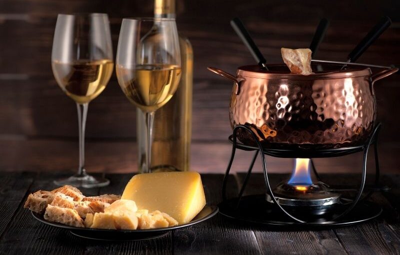 Qual vinho combina com fondue? 5 dicas para saborear!